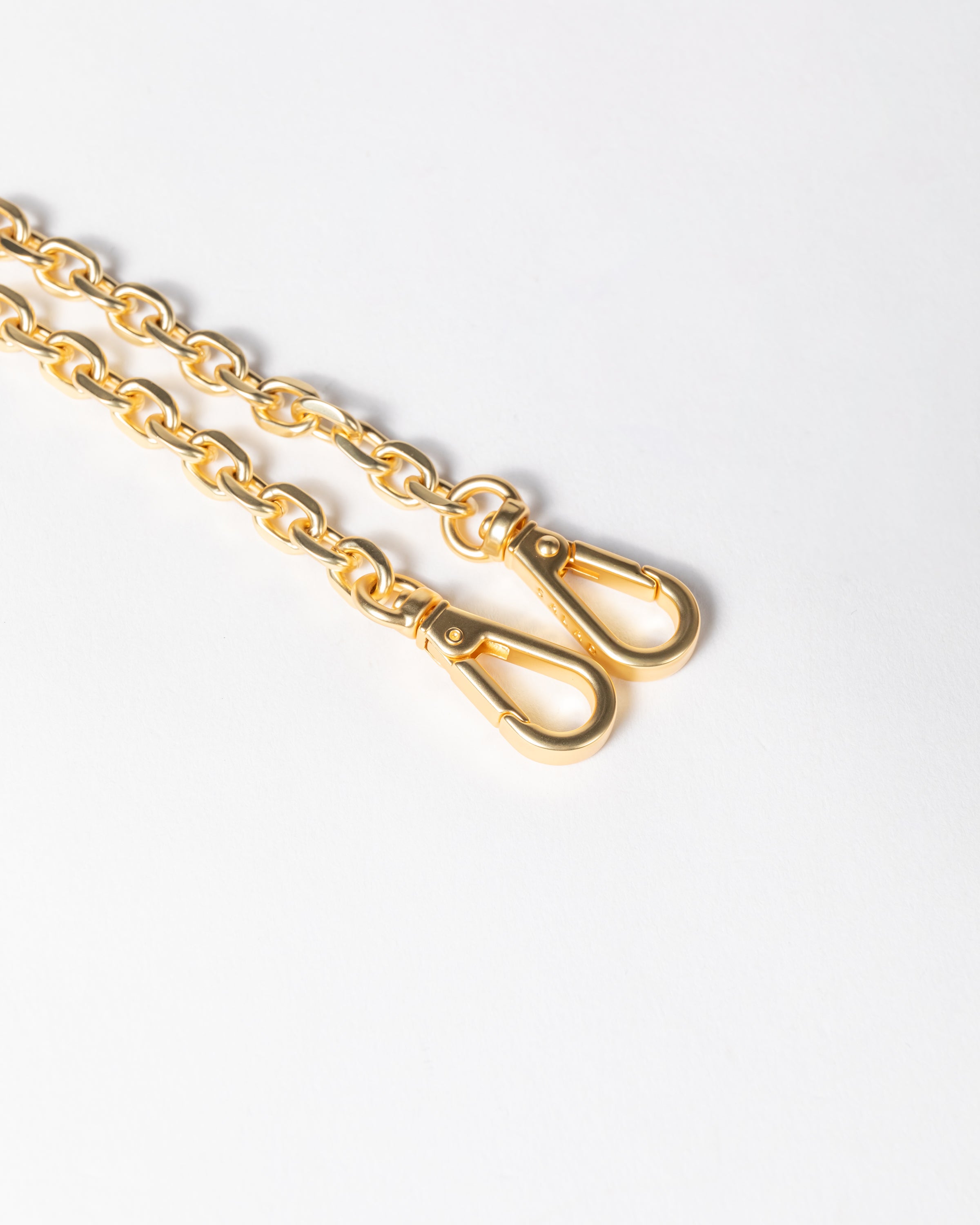 Salad pendant gold chain