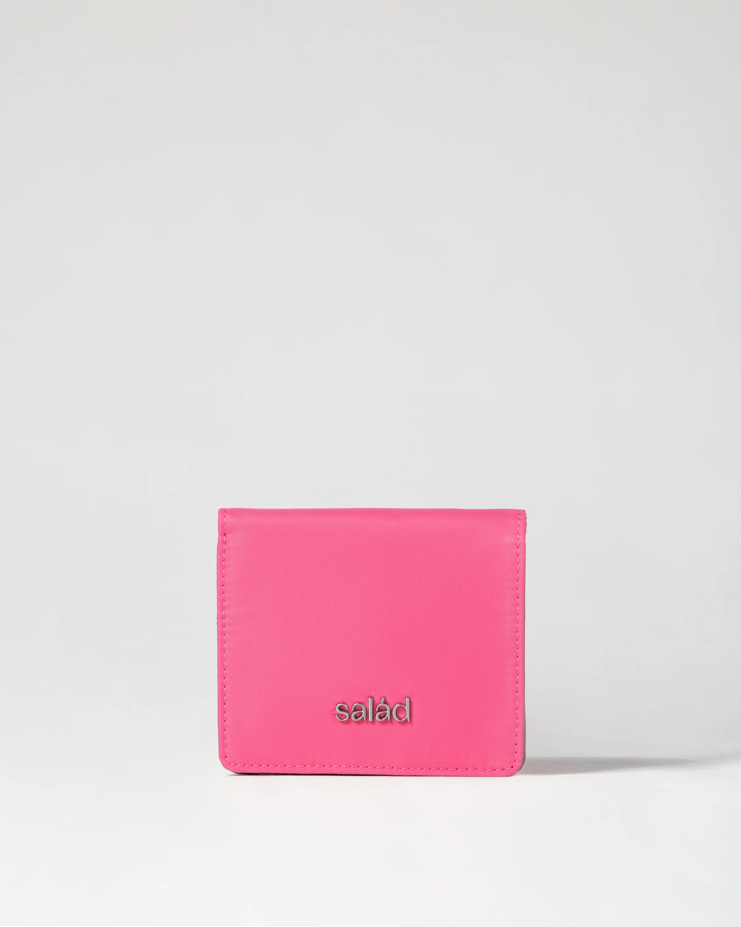 Salad Capsule
 Short nylon wallet