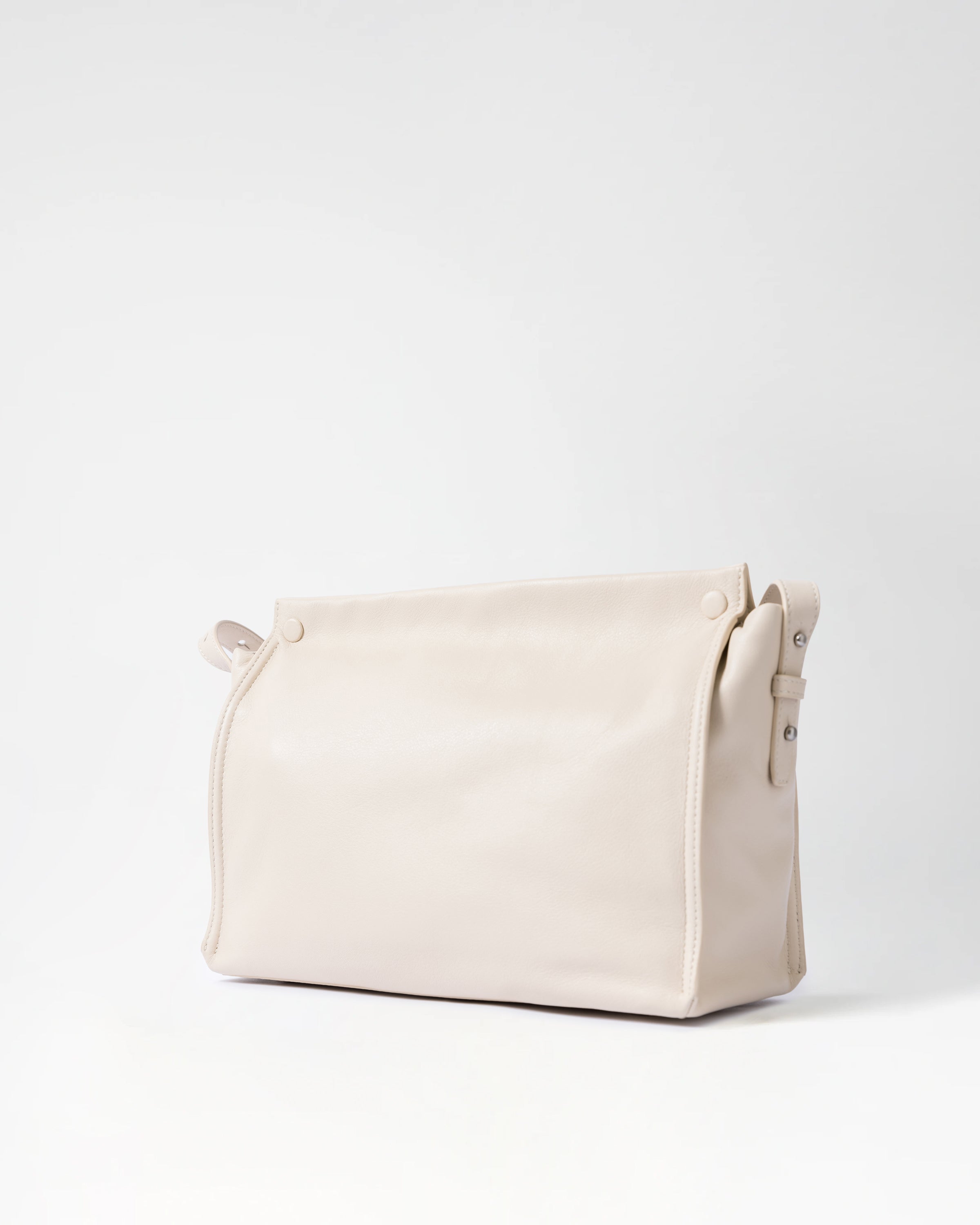 MUET. Sliced ​​shoulder bag