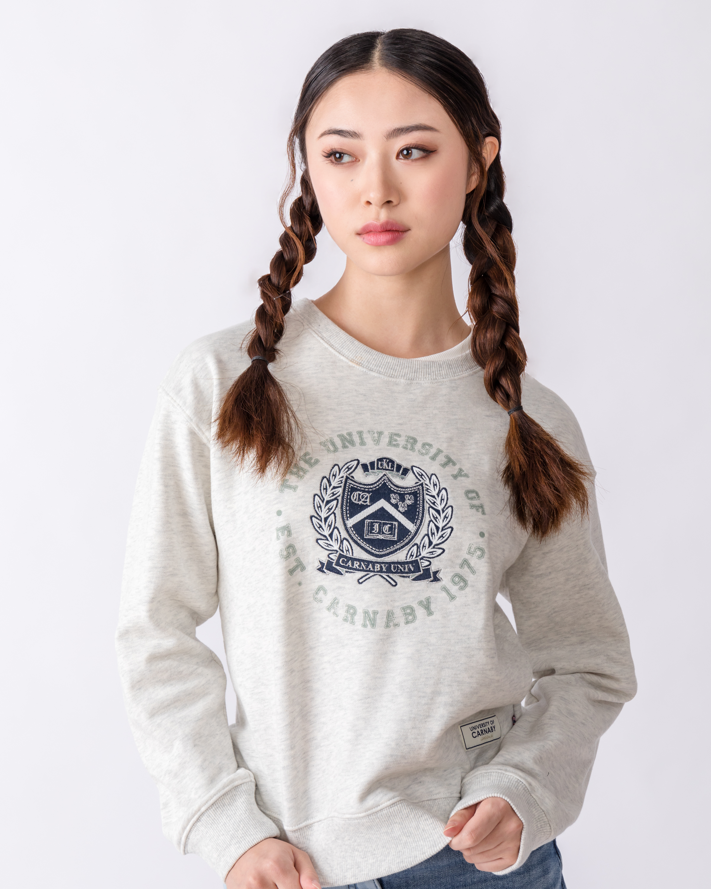 University of Carnaby Crewneck Badge Fitted Pullover Sweatshirt